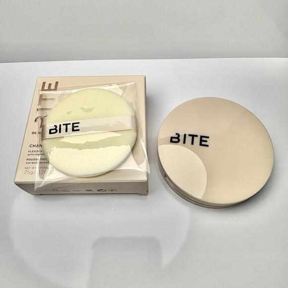 Bite Beauty Changemaker Flexible Coverage Pressed Powder Light 1 Shade 7.5g NIB - Picture 2 of 7